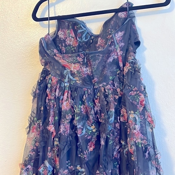 Formal Strapless Dress, Great for a Wedding or a Party ! - Picture 5 of 6